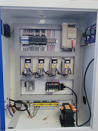 Фрезерный станок с ЧПУ DIRTEC 2141B