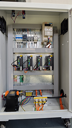 Фрезерный станок с ЧПУ DIRTEC 1525B