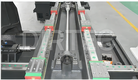 Вертикальный обрабатывающий центр DIRTEC M1160 (Fanuc)